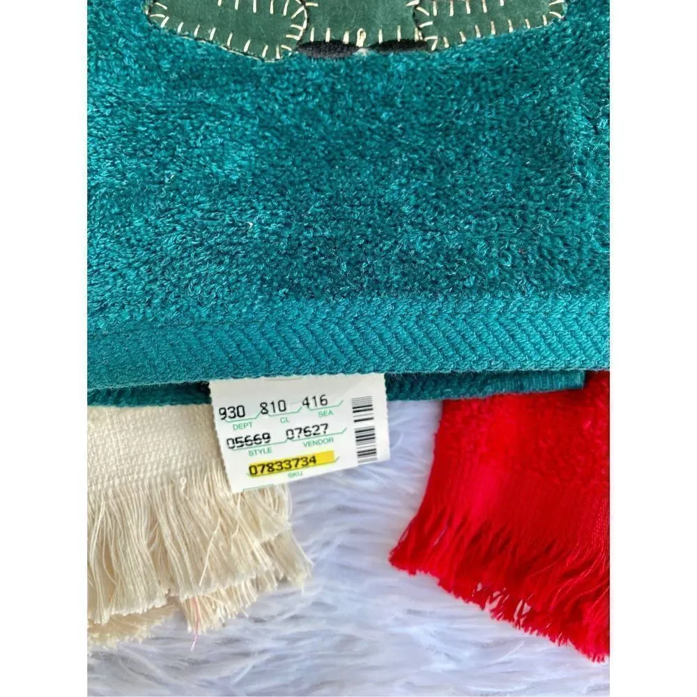 NWT NEW 3 PC Red Cream Green Christmas Vintage Santa Hand Towels